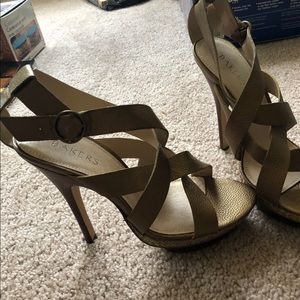 Gorgeous tan/good heels